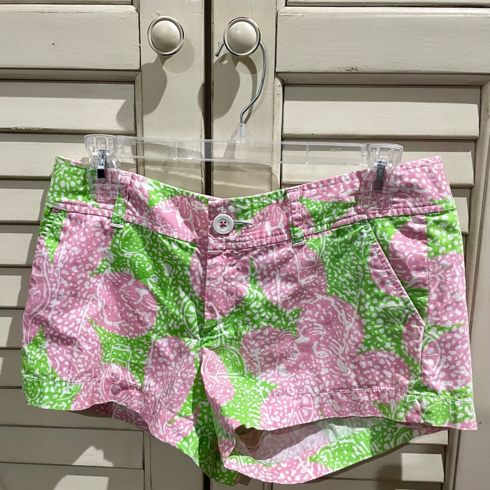Lilly Pulitzer Walsh Short Sz 4